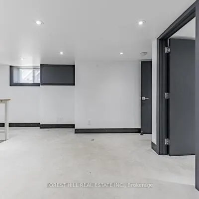 18,&nbsp;Sunnybrae, Mount Dennis, Toronto