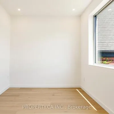 301,&nbsp;Keele, Junction Area, Toronto