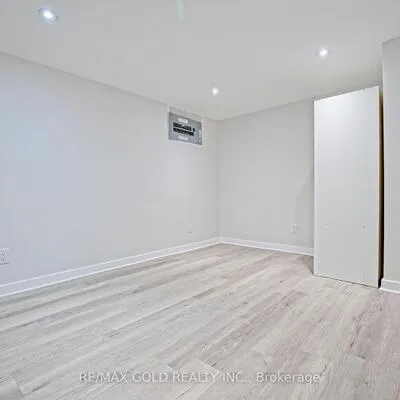 130,&nbsp;Duncanwoods, Humber Summit, Toronto