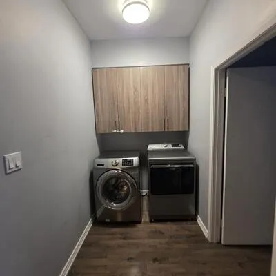 291,&nbsp;Pacific, Junction Area, Toronto