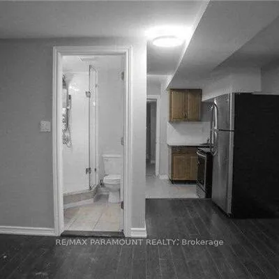 291,&nbsp;Pacific, Junction Area, Toronto