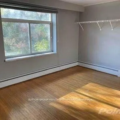 31,&nbsp;Cannon, Stonegate-Queensway, Toronto