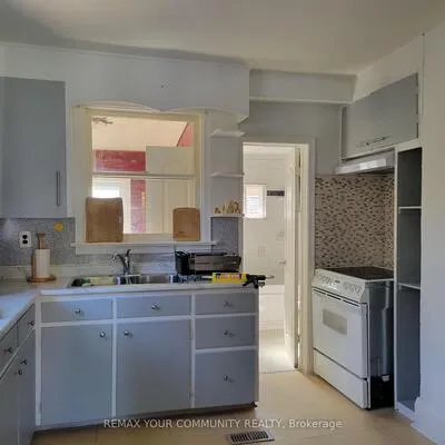 145,&nbsp;Varsity, Lambton Baby Point, Toronto