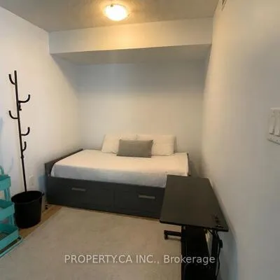 83,&nbsp;St John, Junction Area, Toronto