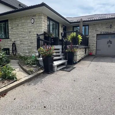 31,&nbsp;Whitburn, Downsview-Roding-CFB, Toronto