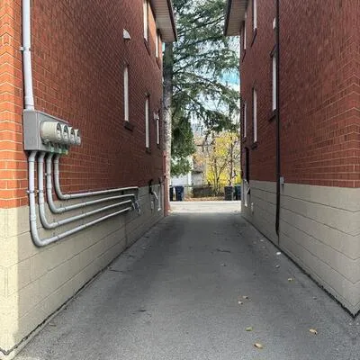 13,&nbsp;Wesley, Mimico, Toronto