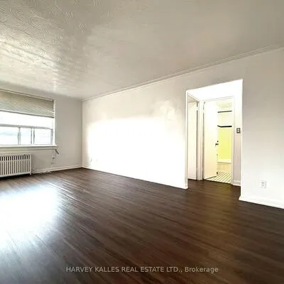 1490,&nbsp;Eglinton, Briar Hill-Belgravia, Toronto