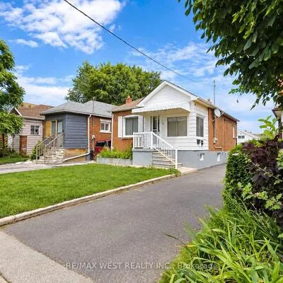 51,&nbsp;Mould, Rockcliffe-Smythe, Toronto