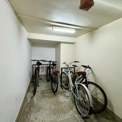 2696,&nbsp;Lake Shore, Mimico, Toronto