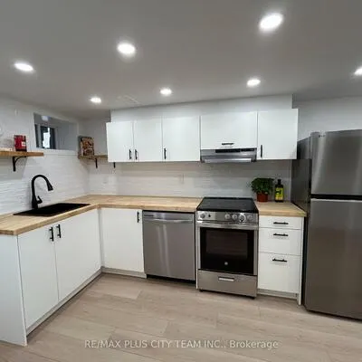 148,&nbsp;Ascot, Corso Italia-Davenport, Toronto