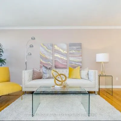 233,&nbsp;Hullmar, Black Creek, Toronto
