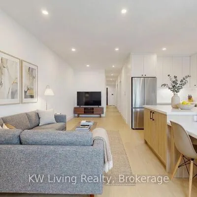 33,&nbsp;Kirknewton, Caledonia-Fairbank, Toronto