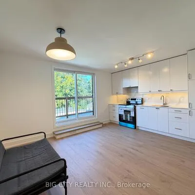 20,&nbsp;Gray, Rockcliffe-Smythe, Toronto