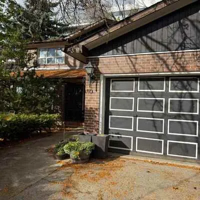 10,&nbsp;Teagarden, Willowdale East, Toronto