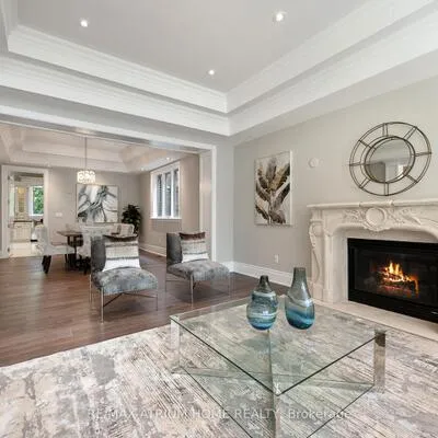 242,&nbsp;Parkview, Willowdale East, Toronto