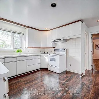 44,&nbsp;Frontenac, Bedford Park-Nortown, Toronto