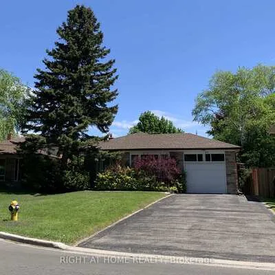 66,&nbsp;Dewlane, Newtonbrook West, Toronto