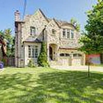 216,&nbsp;Parkview, Willowdale East, Toronto
