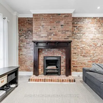 10,&nbsp;St Annes, Little Portugal, Toronto