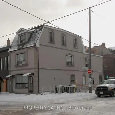 123,&nbsp;Barton, Annex, Toronto