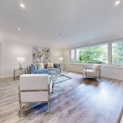 15,&nbsp;Farrington, St. Andrew-Windfields, Toronto