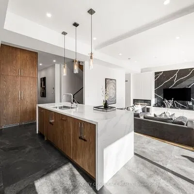 299,&nbsp;Hounslow, Willowdale West, Toronto
