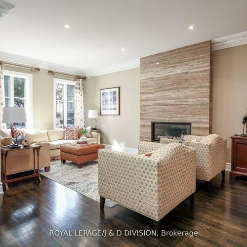 Premium freehold home for sale: 82, Munro, St. Andrew-Windfields, Toronto