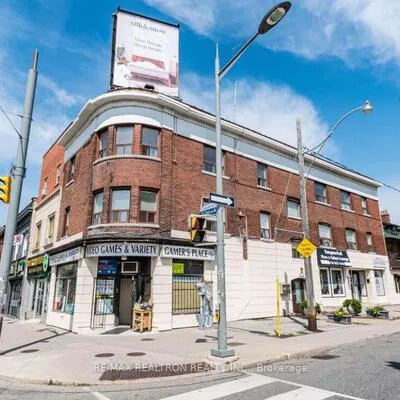 1038,&nbsp;St Clair, Oakwood Village, Toronto