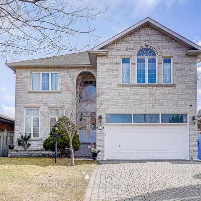 17,&nbsp;Averill, Newtonbrook East, Toronto