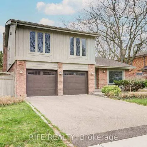 Premium freehold home for sale: 17, Bramble, Banbury-Don Mills, Toronto