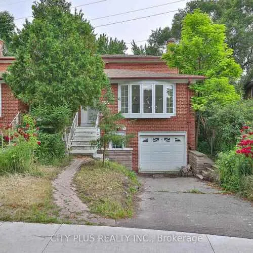 Premium freehold home for sale: 23, Reiber, Bayview Woods-Steeles, Toronto