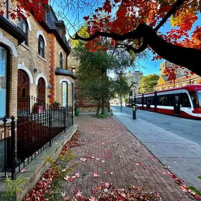 167,&nbsp;Carlton, Moss Park, Toronto