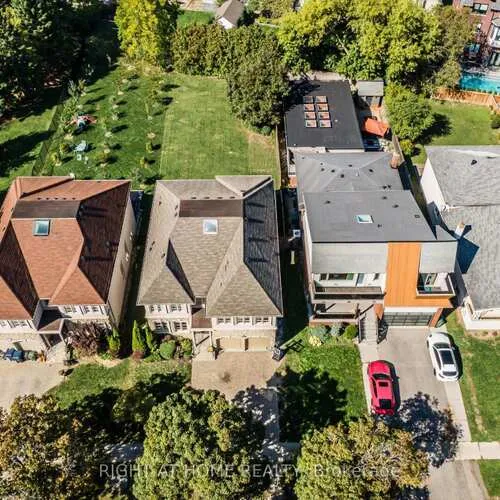 Premium freehold home for sale: 154, Charlton, Newtonbrook West, Toronto