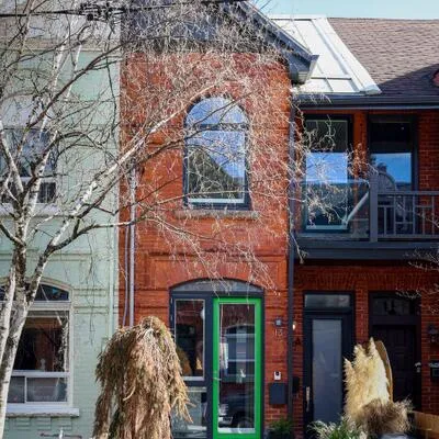 13,&nbsp;Collahie, Little Portugal, Toronto