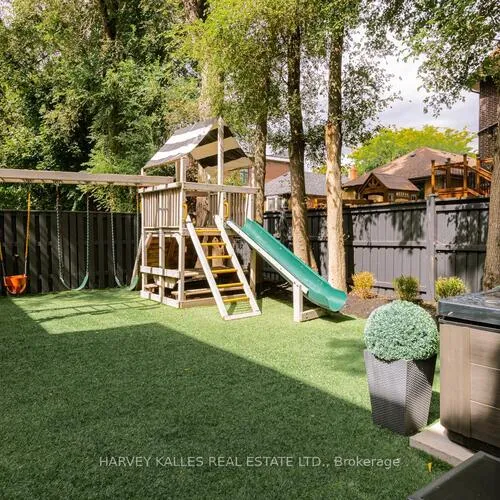 Premium freehold home for sale: 190, Carmichael, Bedford Park-Nortown, Toronto