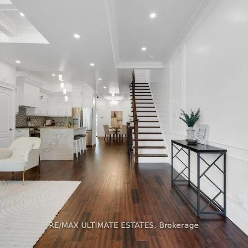Premium freehold home for sale: 290, Bathurst, Trinity-Bellwoods, Toronto