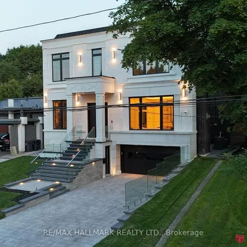 Premium freehold home for sale: 215, Northwood, Newtonbrook East, Toronto