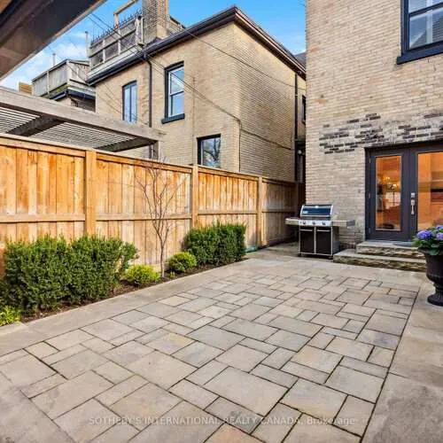 Premium freehold home for sale: 328, Wellesley, Cabbagetown-South St. James Town, Toronto