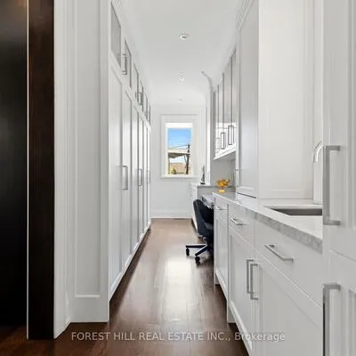 48,&nbsp;Old Forest Hill, Forest Hill South, Toronto