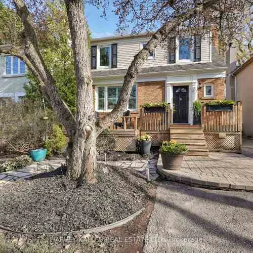 Premium freehold home for sale: 5, Gwendolen, Lansing-Westgate, Toronto