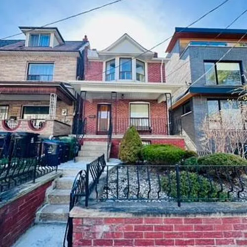 Premium freehold home for sale: 382, Roxton, Palmerston-Little Italy, Toronto