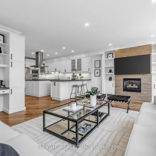 Premium freehold home for sale: 19, Dunblaine, Bedford Park-Nortown, Toronto