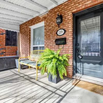 219,&nbsp;St Helen's, Dufferin Grove, Toronto