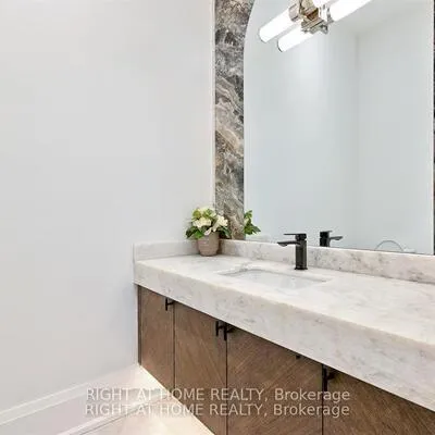27,&nbsp;Hurlingham, Banbury-Don Mills, Toronto