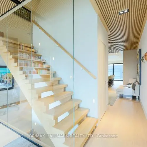 Premium freehold home for sale: 728, Richmond, Niagara, Toronto