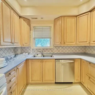 1563,&nbsp;Bathurst, Forest Hill South, Toronto