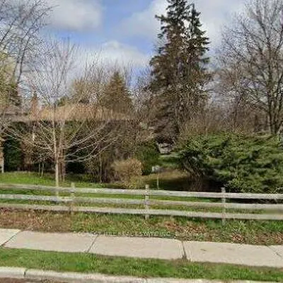 372,&nbsp;Parkview, Willowdale East, Toronto