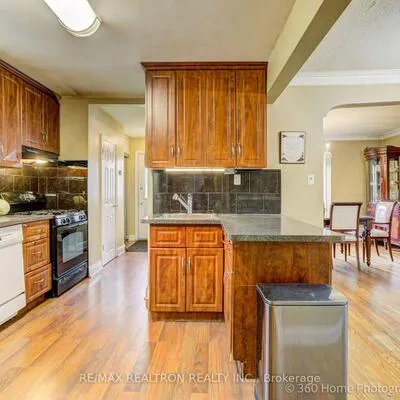 122,&nbsp;Mcgillivray, Bedford Park-Nortown, Toronto