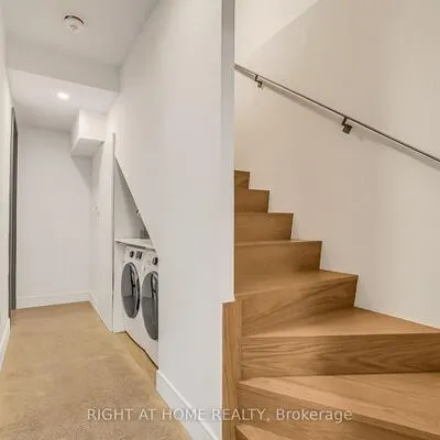 1169,&nbsp;Davenport, Wychwood, Toronto