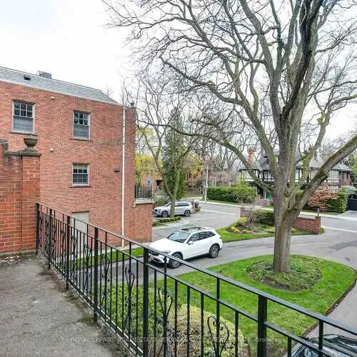 Premium freehold home for sale: 102, Elm, Rosedale-Moore Park, Toronto